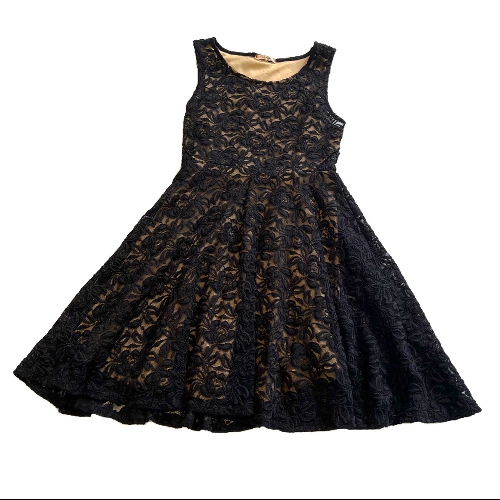 Soprano Lace Dress